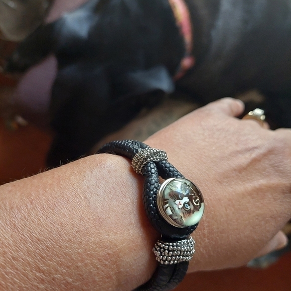 Interchangeable Unisex Pendant Bracelet (includes 2 pendants) - Picture 3 of 8